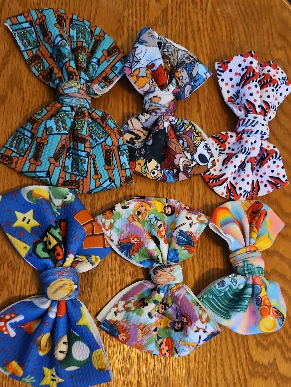 Character Bows On Clips